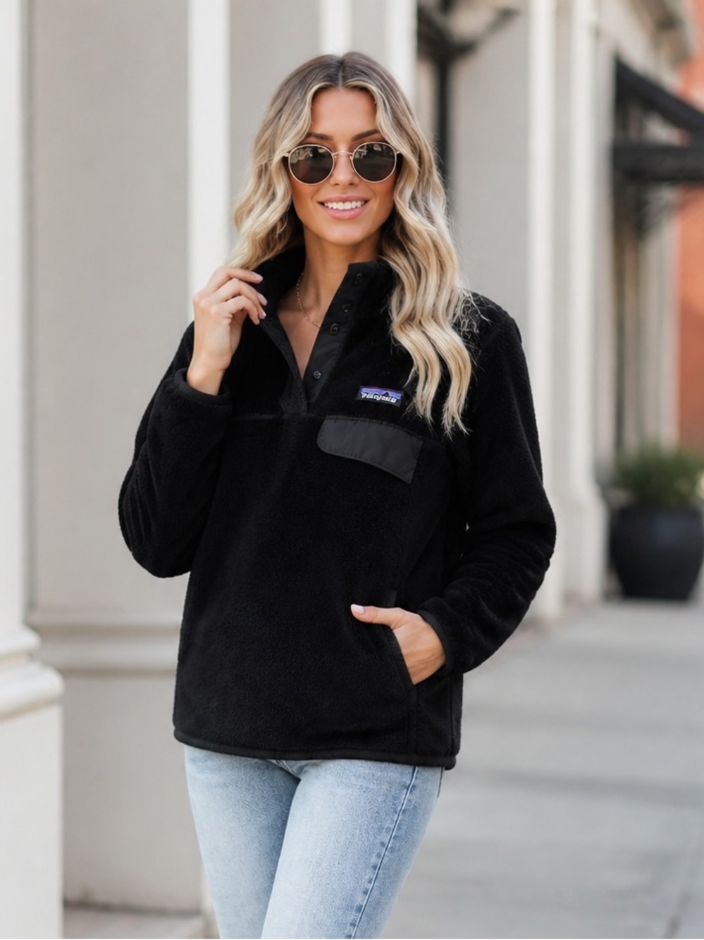 Patagonia Black Snap-T Fleece Pullover - Picture 2 of 10